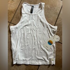 Vuori White Ribbed Cove Boyfriend Tank S